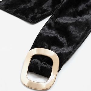 Mango buckle velvet belt
